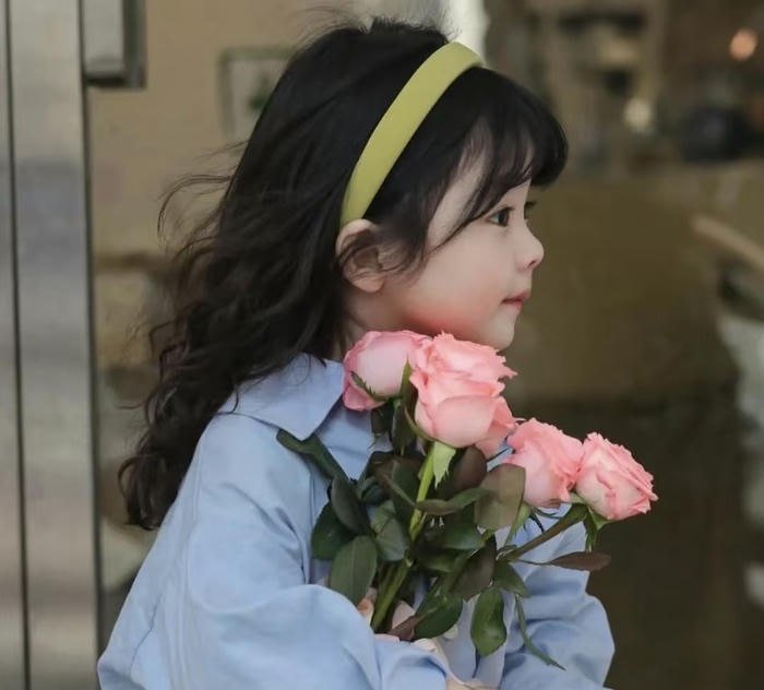 minimal cute profile pic for girls