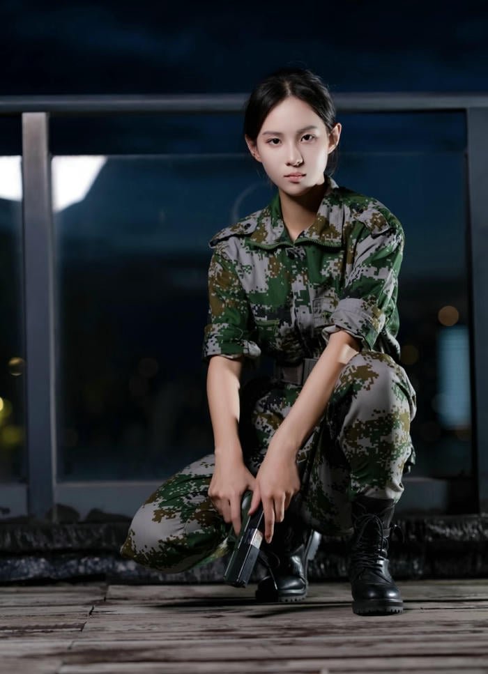 modern army girl dp