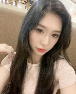 modern whatsapp girl dp