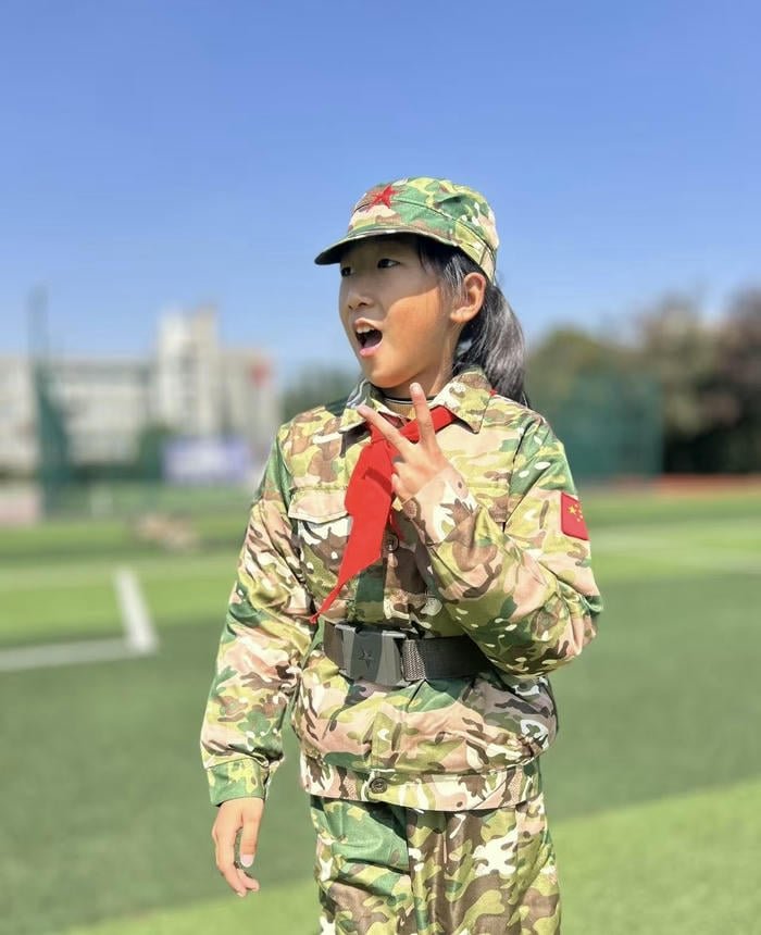 natural army girl dp