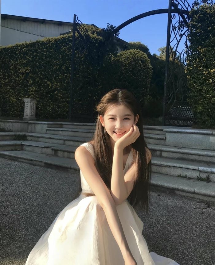 pastel theme aesthetic girl dp