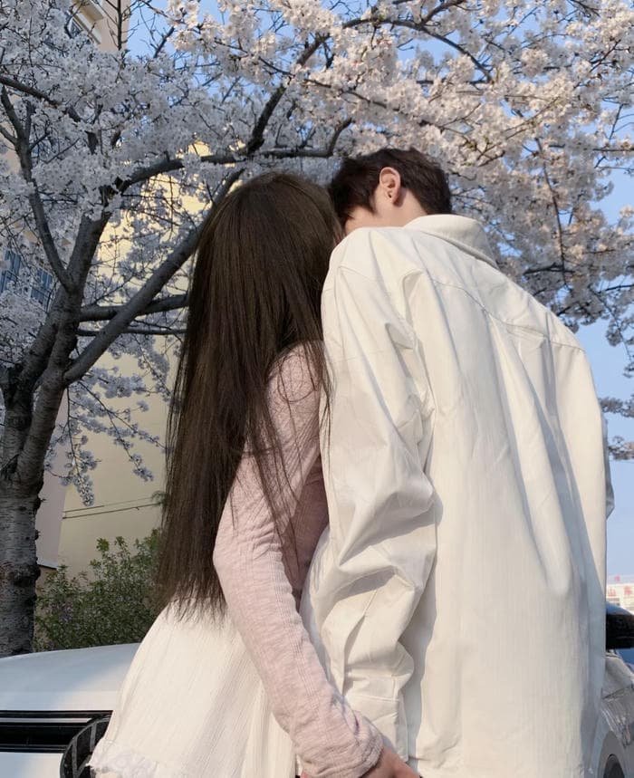 romantic light couple dp for instagram