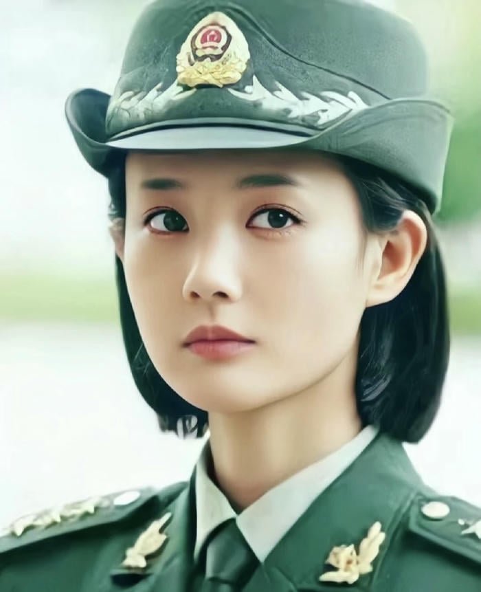 vintage army girl dp