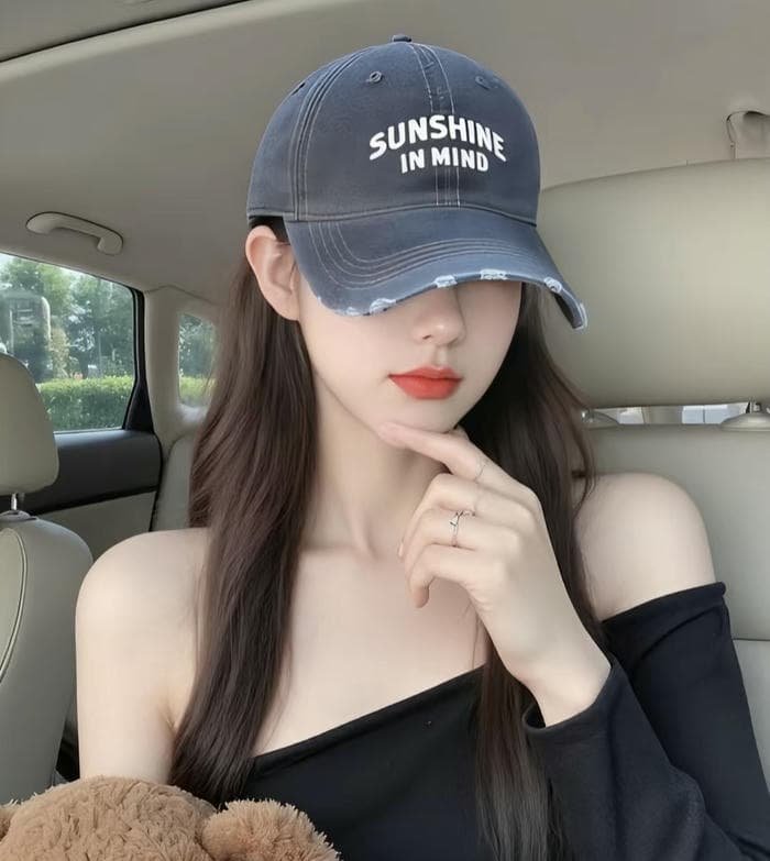 confident pose female dp