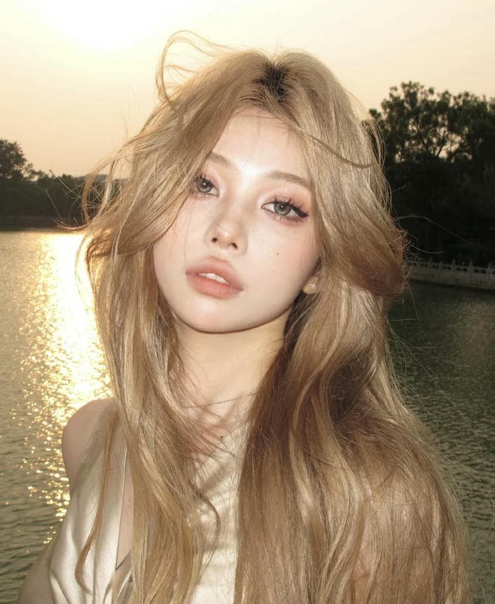 cool lighting female dp