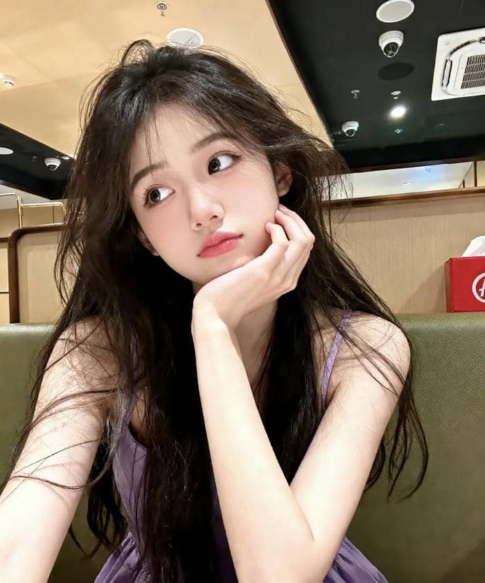 natural look female dp